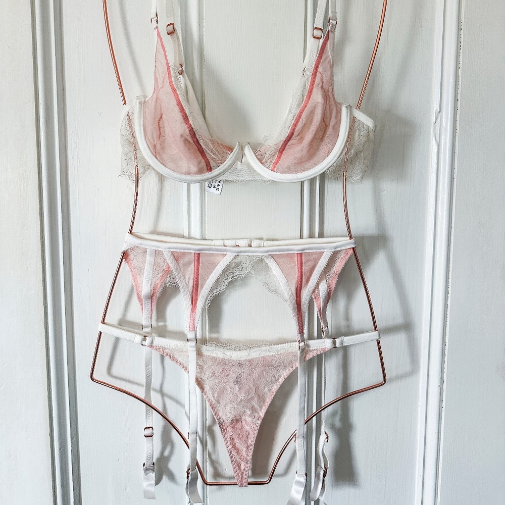 Lounge Underwear 'Jessica' Pink Lace 3-Piece Set 34B / S / S